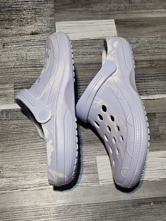 NWOT Clogs - Picture 7 of 8